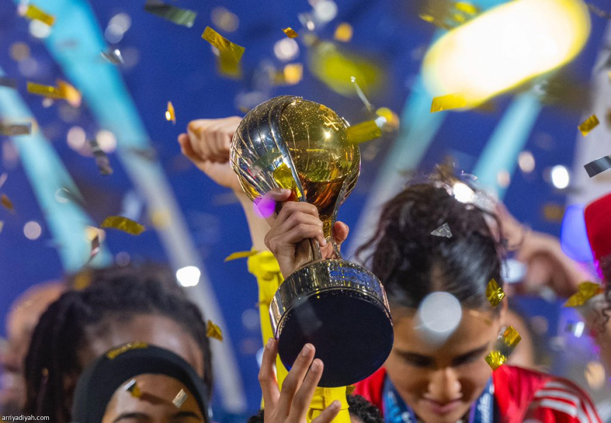 سيدات السوبر