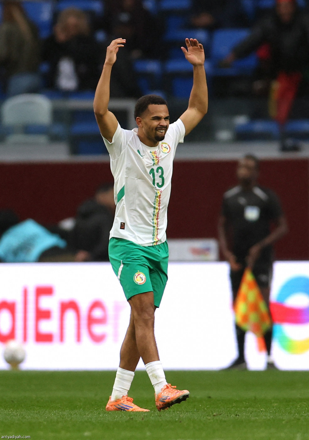 فوز وتأهل سنغالي