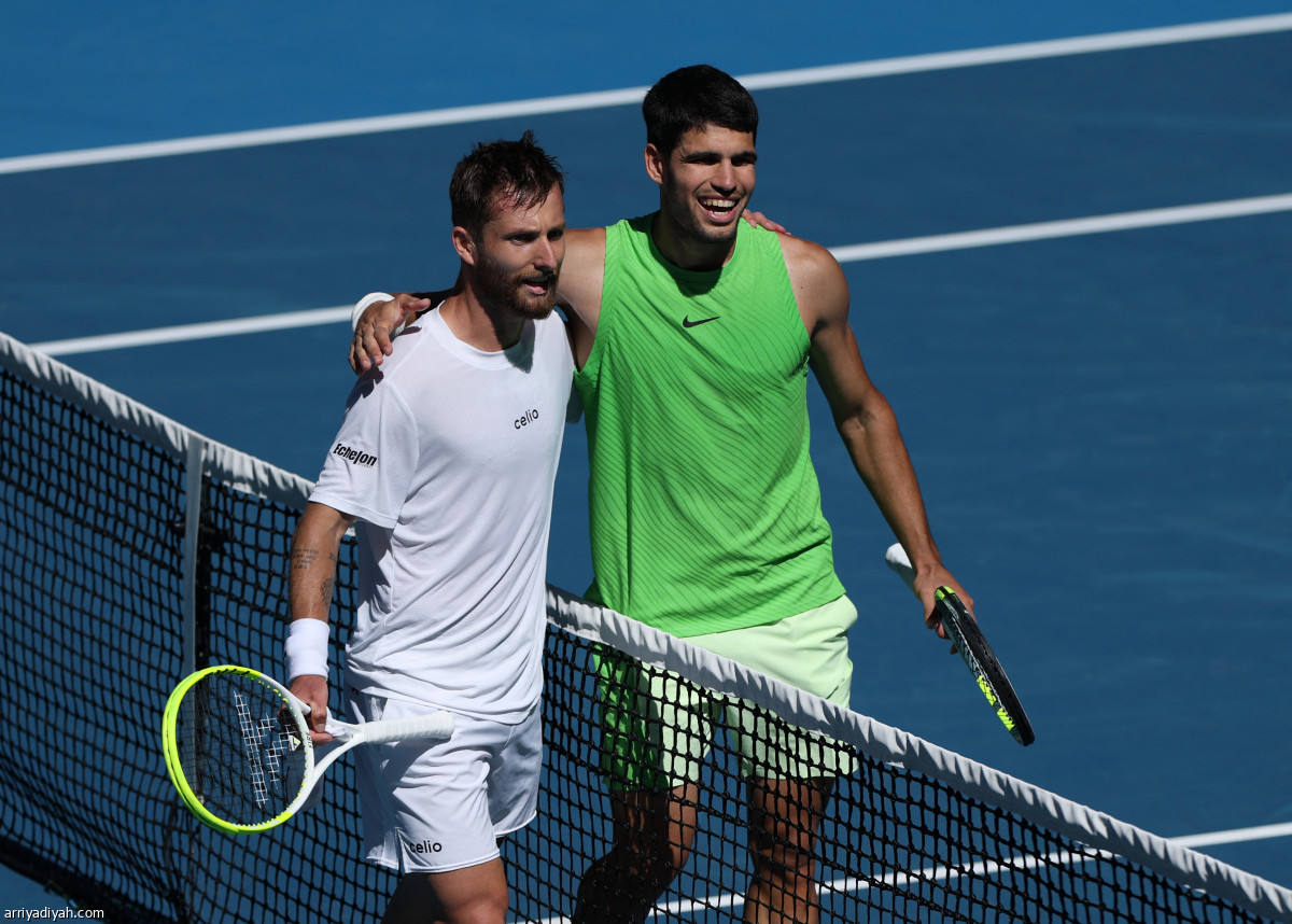 ألكاراز يتأهل