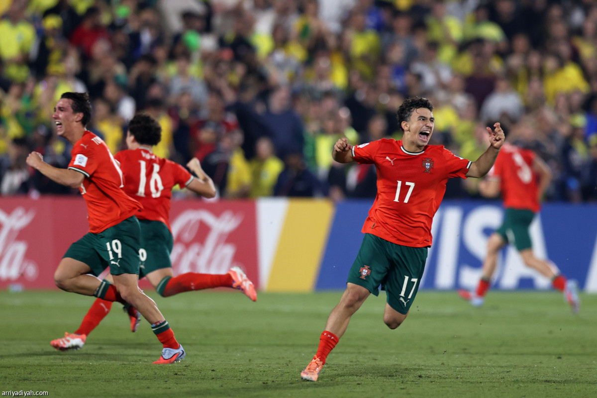 نهائي تاريخي