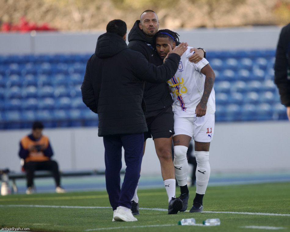 أبها يعزز الصدارة بثانية الزلفي