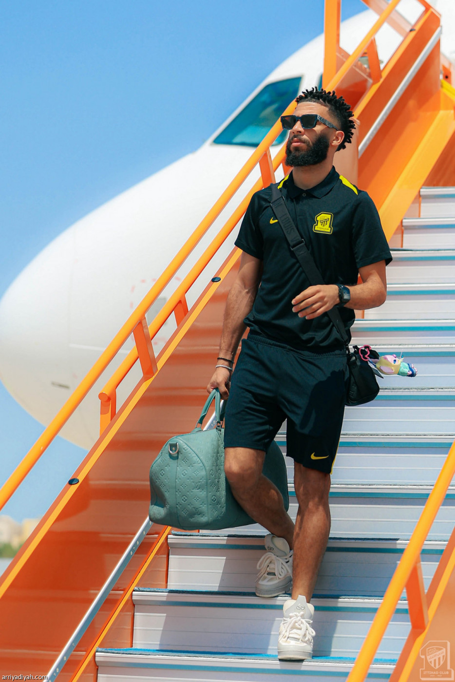 الاتحاد يصل أبو ظبي