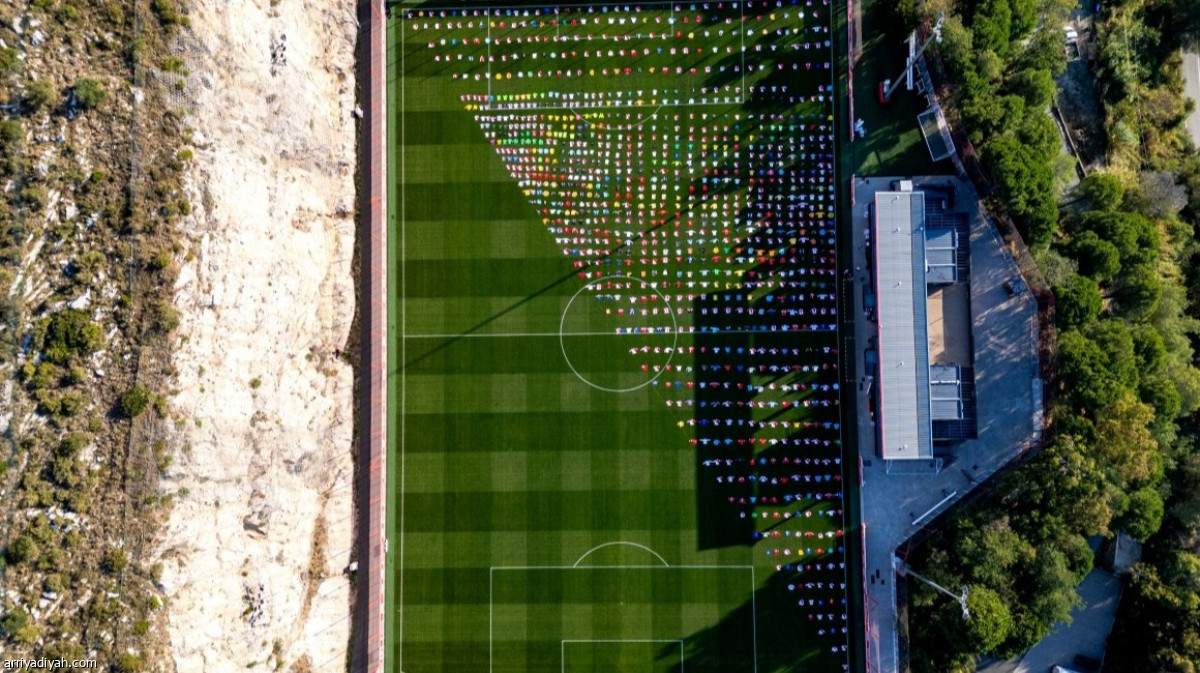 بورون.. 1146 قميصا